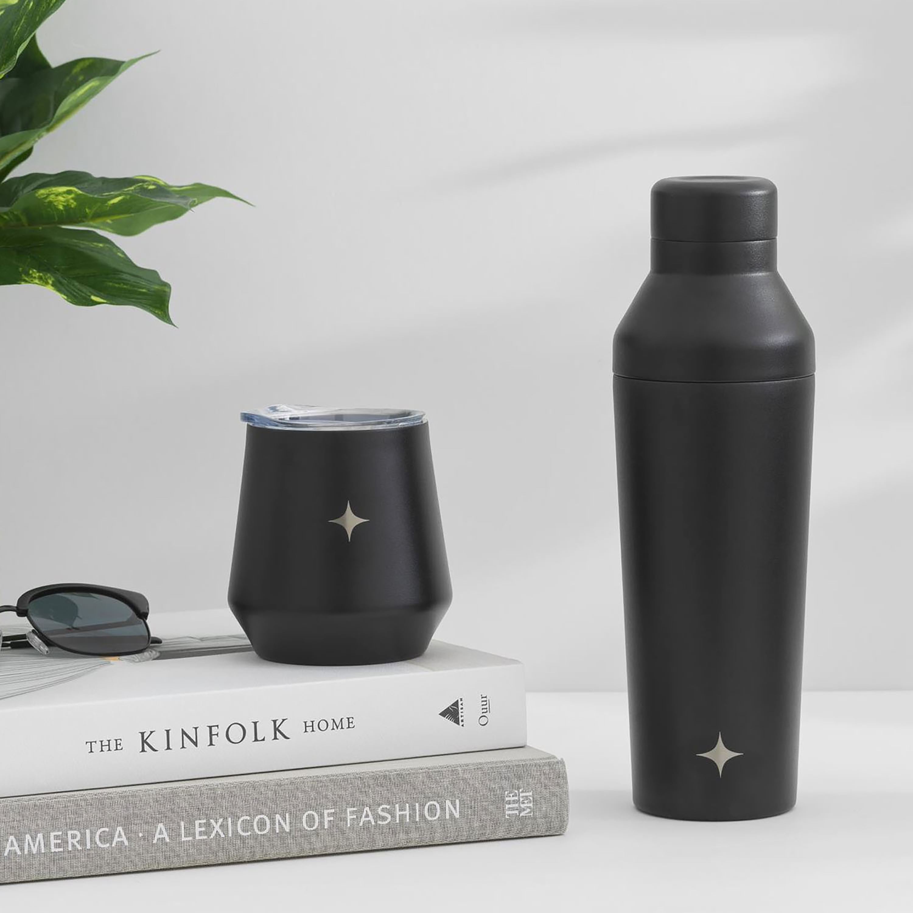 joyjolt-vacuum-insulated-stemless-wine-tumbler-with-spill-proof-lid image 2